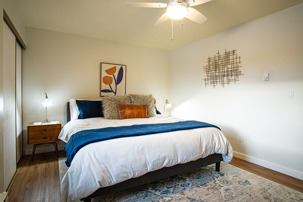 3 عدّة غرف نوم وبديكورات فريدة لكل غرفة وطراز فريد لكل وحدة