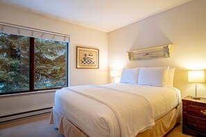 Condo, Multiple Beds, Patio, Mountain View (Sun Valley Condo 132) | 2 bedrooms, individually decorated, individually furnished, bed sheets - Sv132 - Walk to Lifts & Town - Hot Tub & Pool (Ketchum)