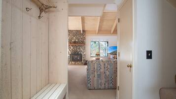 Condo, Multiple Beds, Patio, Mountain View (Sun Valley Condo 132) | Interior