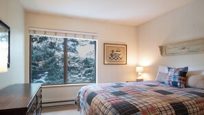 Condo, Multiple Beds, Patio, Mountain View (Sun Valley Condo 132) | 2 bedrooms, individually decorated, individually furnished, bed sheets