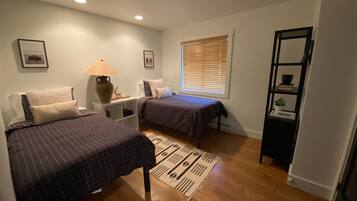 Condo, nhiều giường, sân hiên, quang cảnh núi (Andora Villa 123) | 2 phòng ngủ, trang trí khác biệt