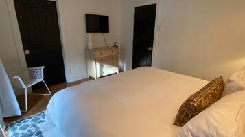 Condo, Multiple Beds, Patio, Mountain View (Andora Villa 123) | 2 bedrooms, individually decorated, individually furnished, bed sheets