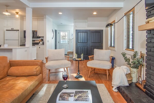 Condo, Multiple Beds, Patio, Mountain View (Andora Villa 123) | Living area | 42-inch flat-screen TV with digital channels