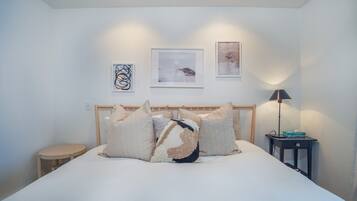 2 bedrooms, individually decorated, individually furnished, bed sheets