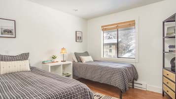 Bloc d'apartaments, diversos llits, pati, vistes a la muntanya (Andora Villa 123) | 2 dormitoris, decoració individual, mobiliari individual i roba de llit