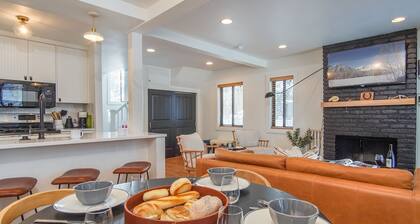 Andora Villa #123 Newly Remodeled 2 BR / 2bath, Centrally Located, Close to Town Center