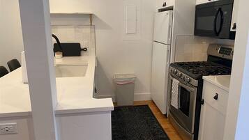 Lägenhet - flera sängar - uteplats - utsikt mot bergen (Andora Villa 123) | Eget kök | Matbord