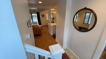 Condo, varias camas, patio, vista a la montaña (Andora Villa 123) | Interior