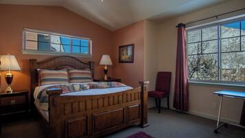 Kondominium, 2 Tempat Tidur Queen, patio, pemandangan gunung (Stay at Sweetwater) | 2 kamar tidur dan didekorasi berbeda-beda