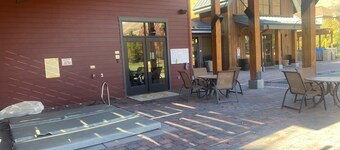 2BD Sweetwater Condo - Community Park, Pool + Hot Tub