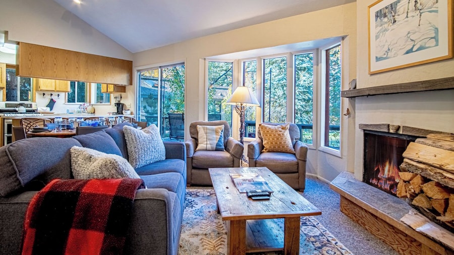 Bigwood Bliss - 3BD Riverfront Home