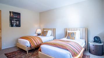 Casa, varias camas, patio, vistas a la montaña (Bigwood Bliss) | 3 dormitorios, decoración individual, mobiliario individual