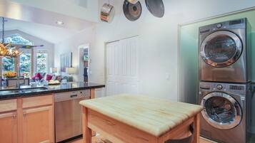 Appartement, Meerdere bedden, terras, uitzicht op bergen (Snow Star Condo 24) | Interieur