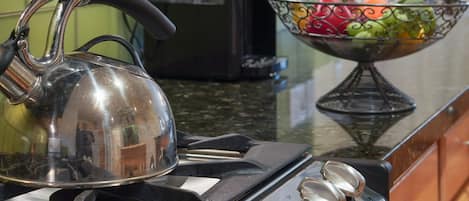 Appart'hôtel, plusieurs lits, patio, vue montagne (Snow Star Condo 24) | Cuisine privée