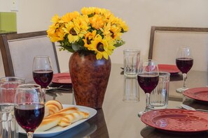 Lejlighed - flere senge - terrasse - bjergudsigt (Snow Star Condo 24) | 3 soveværelser, individuelt design, individuel indretning, sengetøj