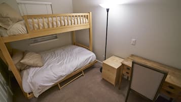 Appart'hôtel, plusieurs lits, patio, vue montagne (Snow Star Condo 24) | 3 chambres, décoration personnalisée, ameublement personnalisé