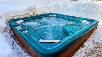 独立别墅, 多张床, 露台, 山景 (104 Juniper-Elkhorn) | 室外 SPA 浴缸