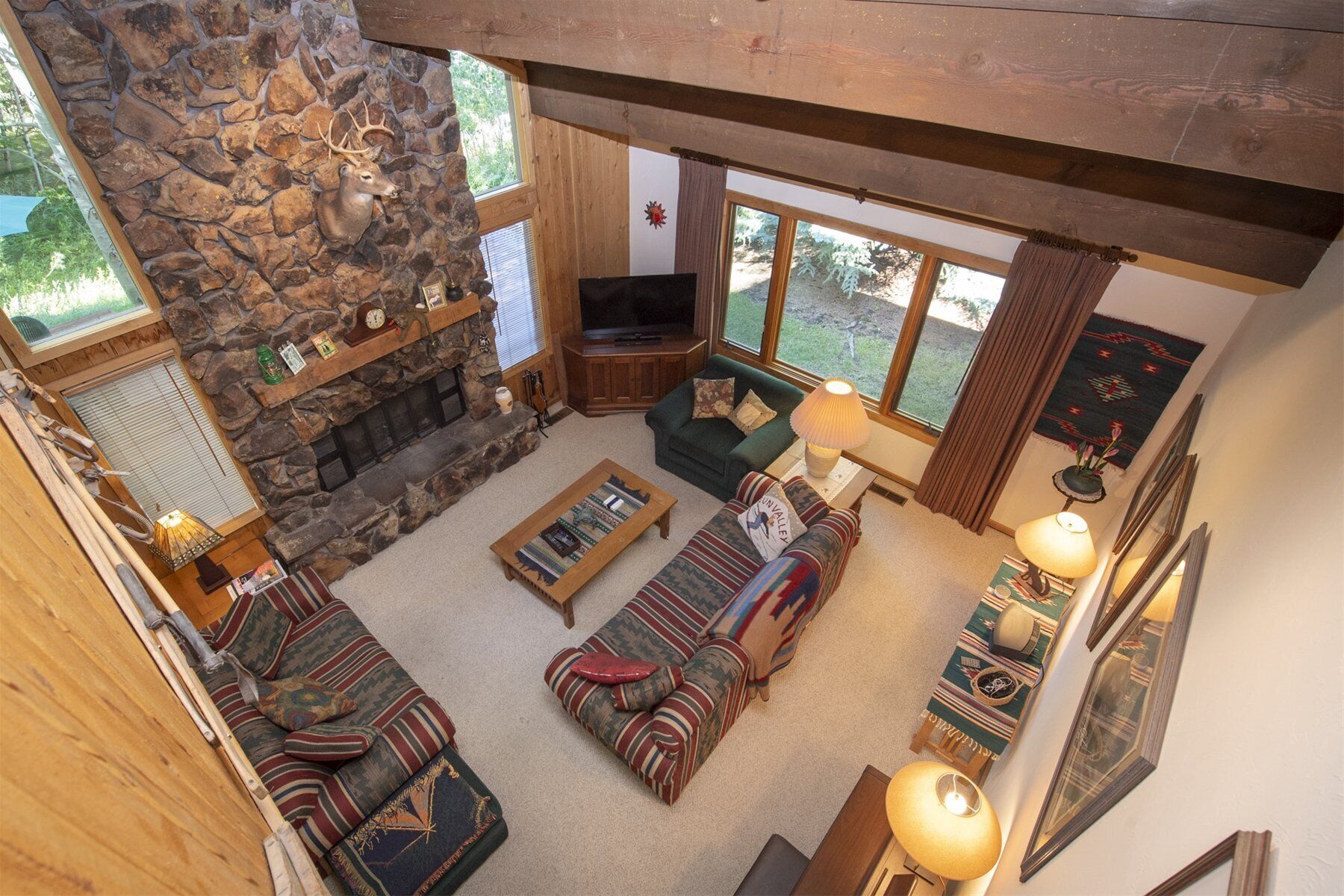 House, Berbilang Katil, Patio, Mountain View (104 Juniper-Elkhorn) | Ruang tamu | 42 inci televisyen skrin rata dengan digital 