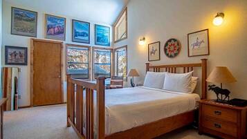 House, Multiple Beds, Patio, Mountain View (104 Juniper-Elkhorn)