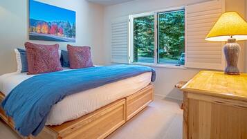 公寓客房, 多張床, 庭院, 山景 (Sunburst 54) | 3 間臥室、獨特裝潢、布置獨特、床單