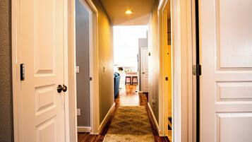 House, Multiple Beds, Patio, Mountain View (Eastridge Escape - PET-FRIENDLY!) | Interior