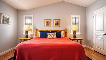 House, Multiple Beds, Patio, Mountain View (Eastridge Escape - PET-FRIENDLY!) | 3 bedrooms, individually decorated, individually furnished, bed sheets