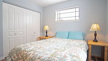 Huis, Meerdere bedden, terras, uitzicht op bergen (Eastridge Escape - PET-FRIENDLY!) | 3 slaapkamers, individueel gedecoreerd, individueel gemeubileerd