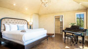 Nhà, nhiều giường, sân hiên, quang cảnh núi (Chateau Du Soleil) | 4 phòng ngủ, trang trí khác biệt