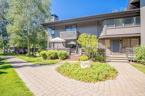 Wildwood Cottage at Villager + SV Resort Amenities