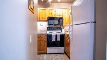 Apartment, 2 Queen-Betten, Terrasse, Bergblick (Wildwood Cottage at Villager) | Eigene Küche