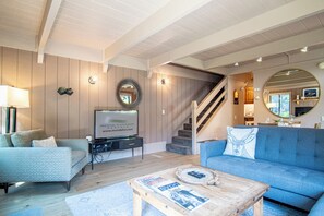 Condo, 2 Queen Beds, Patio, Mountain View (Wildwood Cottage at Villager) | Living area | 42-inch flat-screen TV with digital channels