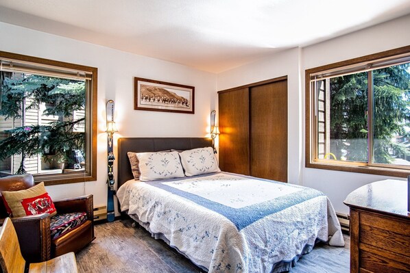 公寓客房, 多張床, 壁爐, 山景 (Bluff Condo 4123) | 2 間睡房、獨特設計、獨特裝修