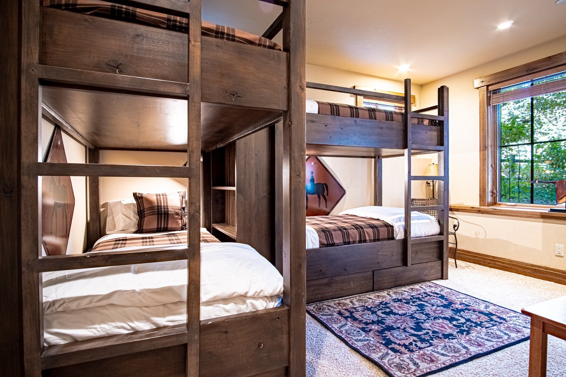 Condo, varias camas, patio, vista a la montaña (Baldy Vista at Warm Springs) | 3 habitaciones, decoración personalizada y muebles diferentes 