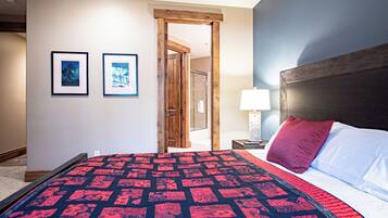 Condo, Multiple Beds, Patio, Mountain View (Baldy Vista at Warm Springs) | 3 bedrooms, individually decorated, individually furnished, bed sheets