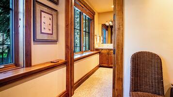 Condo, Multiple Beds, Patio, Mountain View (Baldy Vista at Warm Springs) | Interior