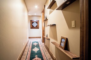 Condo, Multiple Beds, Patio, Mountain View (Baldy Vista at Warm Springs) | Interior