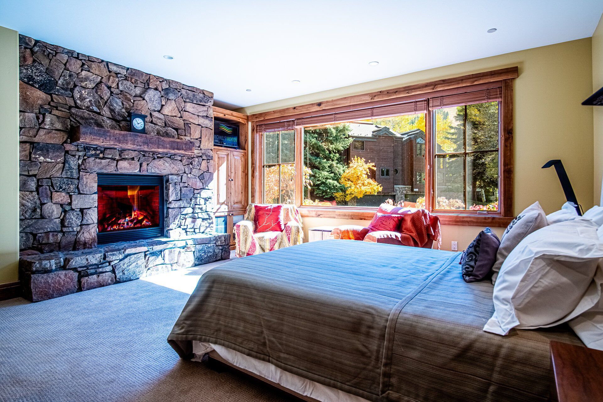 Condo, Multiple Beds, Patio, Mountain View (Baldy Vista at Warm Springs) | 3 bedrooms, individually decorated, individually furnished, bed sheets