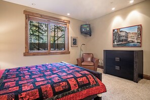 Condo, Multiple Beds, Patio, Mountain View (Baldy Vista at Warm Springs) | 3 bedrooms, individually decorated, individually furnished, bed sheets