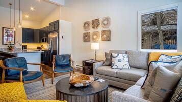 Condo, Multiple Beds, Patio, Mountain View (Warm Springs Retreat) | Living area | 42-inch flat-screen TV with digital channels