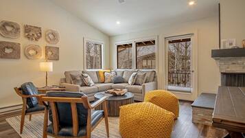 Condo, Multiple Beds, Patio, Mountain View (Warm Springs Retreat) | Living area | 42-inch flat-screen TV with digital channels