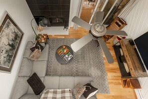 Appartement, Meerdere bedden, terras, uitzicht op bergen (Sunburst 83) | Woonruimte | Een 42-inch flatscreentelevisie met digitale zenders