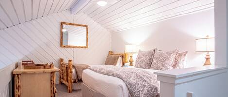 Condo, Multiple Beds, Patio, Mountain View (Sunburst 83) | 3 bedrooms, individually decorated, individually furnished, bed sheets