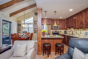 Interior - Sv140 - Walk to Lifts & Town - Hot Tub & Pool (Ketchum)