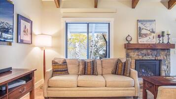 Condo, Multiple Beds, Patio, Mountain View (Sun Valley Condo 140) | Living area | 42-inch flat-screen TV with digital channels