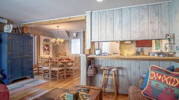 Condo, Multiple Beds, Patio, Mountain View (Andora Alpine Retreat) | Interior