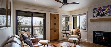 Condo, Multiple Beds, Patio, Mountain View (Bluff Condo 4138) | Living area | 42-inch flat-screen TV with digital channels
