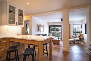 Condo, Multiple Beds, Patio, Mountain View (Bluff Condo 4138) | Interior