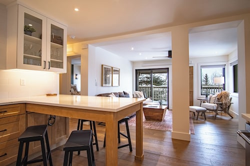 Classy, Contemporary, Cozy, Sun Valley con With Community & Resort Amenities