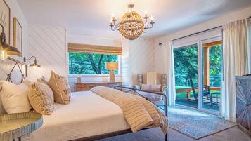 Condo, Multiple Beds, Balcony, Mountain View (Sunburst 33) | 3 bedrooms, individually decorated, individually furnished, bed sheets