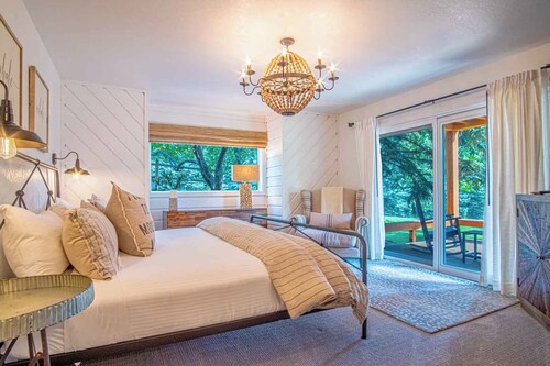 Sunburst 33 - 3BD + Loft + Resort Amenities